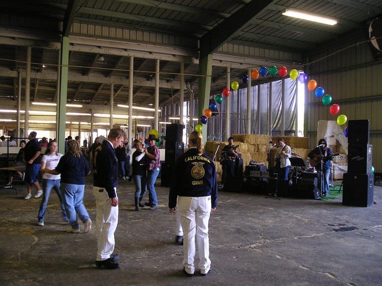 Band Pics Fresno Fair 2006 016